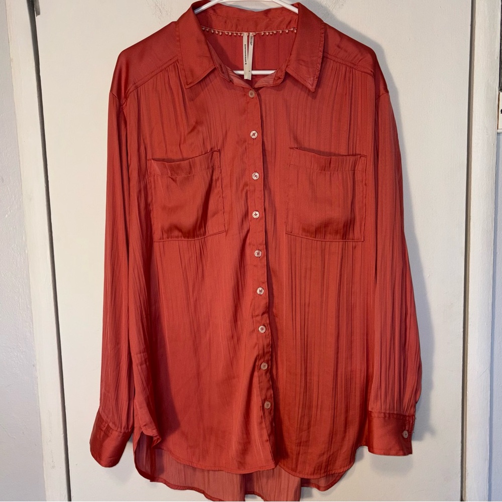 Anthropologie Silky Crinkle Long Sleeve Coral Button‎ Up Size L